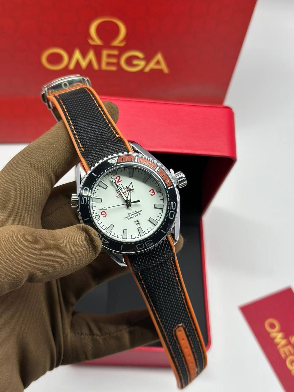 אומג,ה יוקרתי – סמל סטטוס בעולם היוקרה | איכות גבוהה