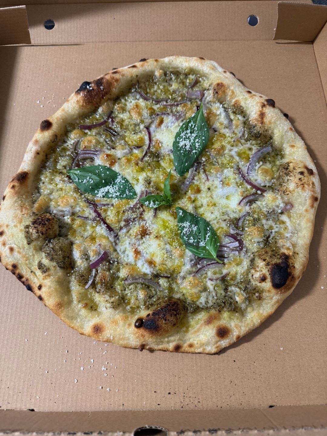 פיצה פסטו עדינה