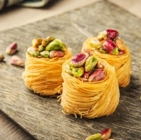 Knafeh ush ALbobol Stuffed Pistachio Drawer Box