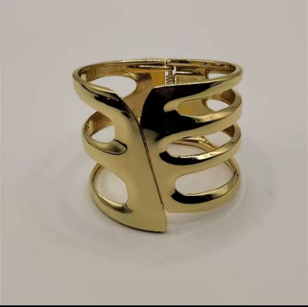 Statement Gold Bangle