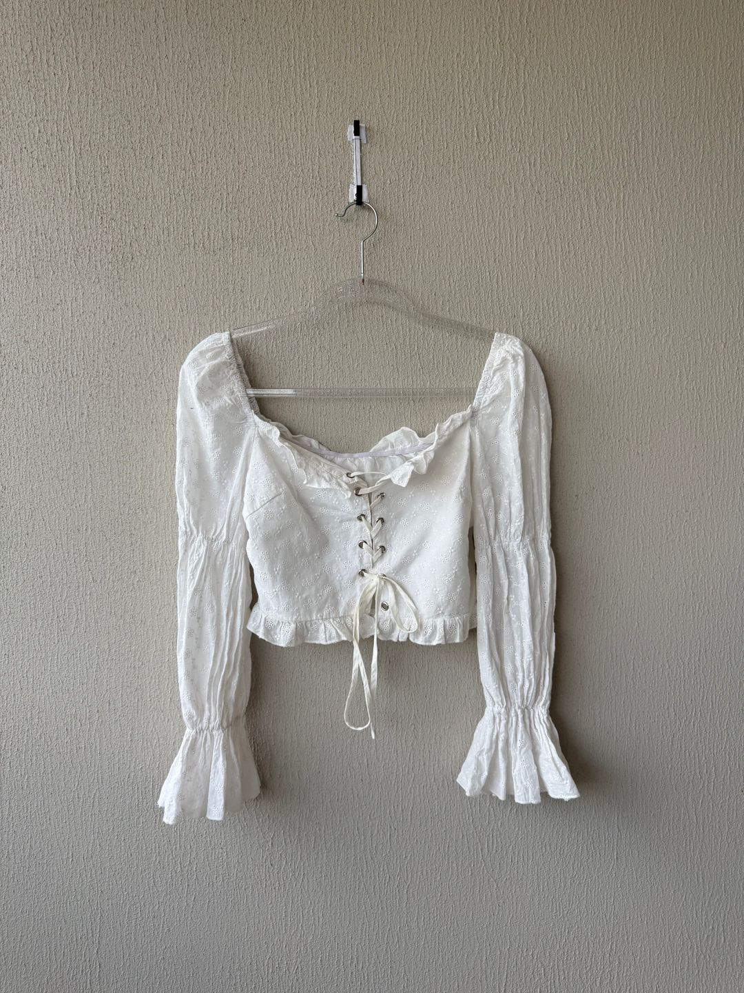 Blusa blanca mangas largas