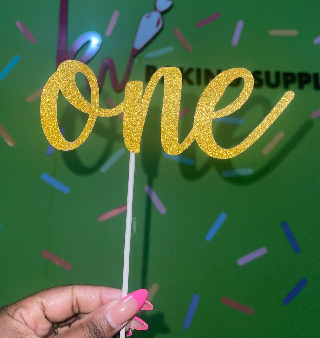 One Gold Cake Topeer