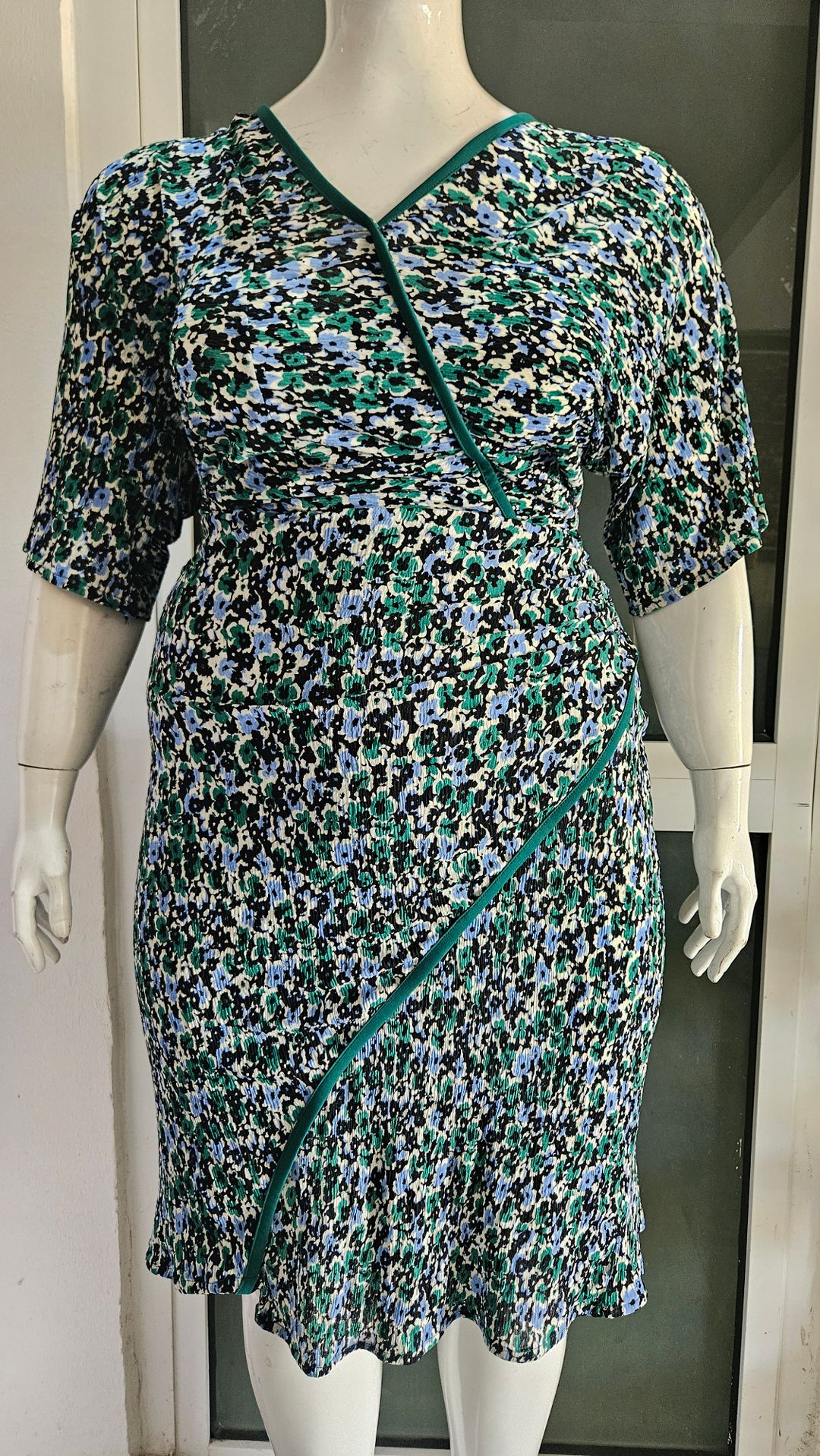 Luceez flowery dress 3xl