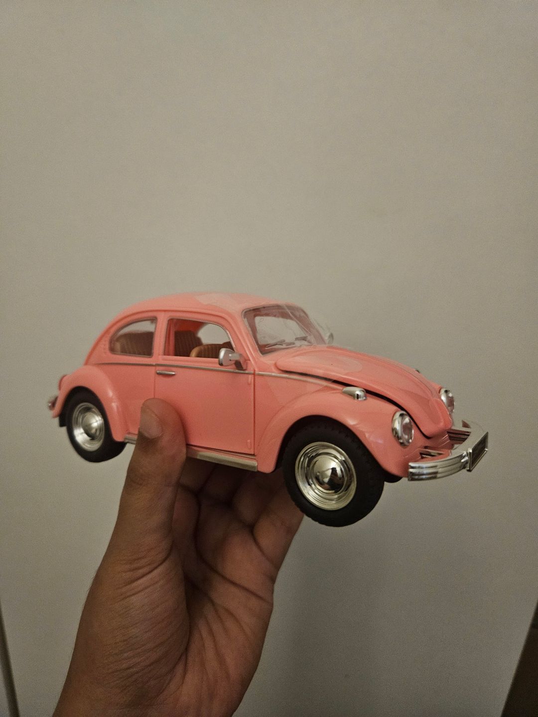 Light up pull back beetle with sound -  pink