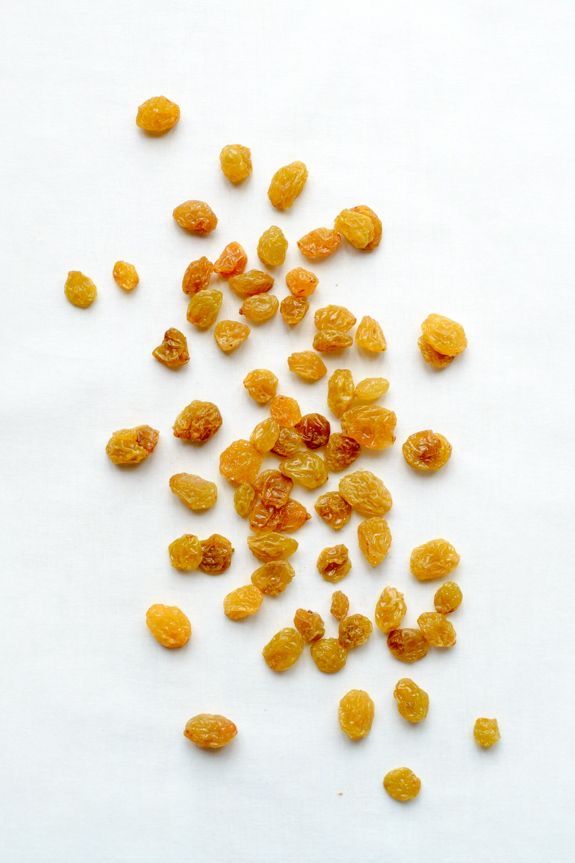 Dried Yellow Raisins 