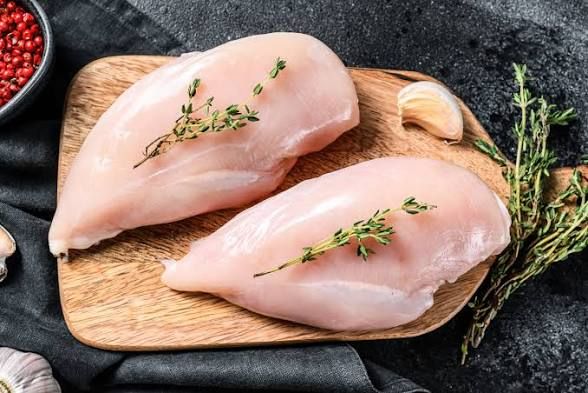 Chicken boneless breast 1kg