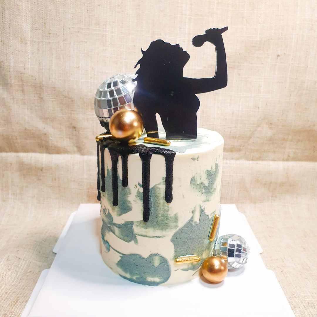 Diva Karaoke Night Cake