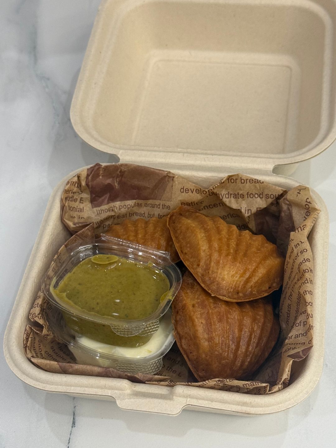 butterdduck5pcs + pistachio sauce, whipped cream