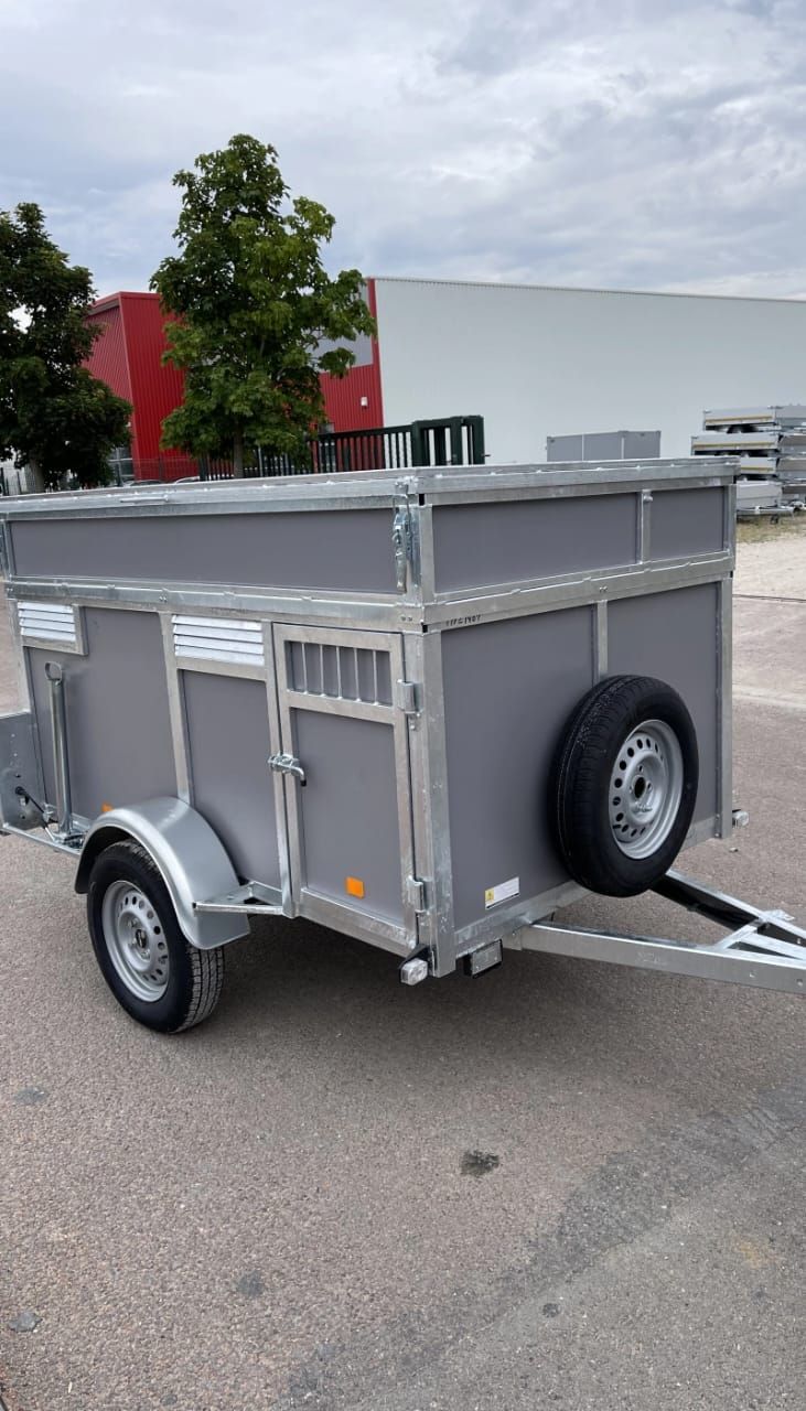 Remolque para perros BW Trailers: 4 compartimentos con maletero