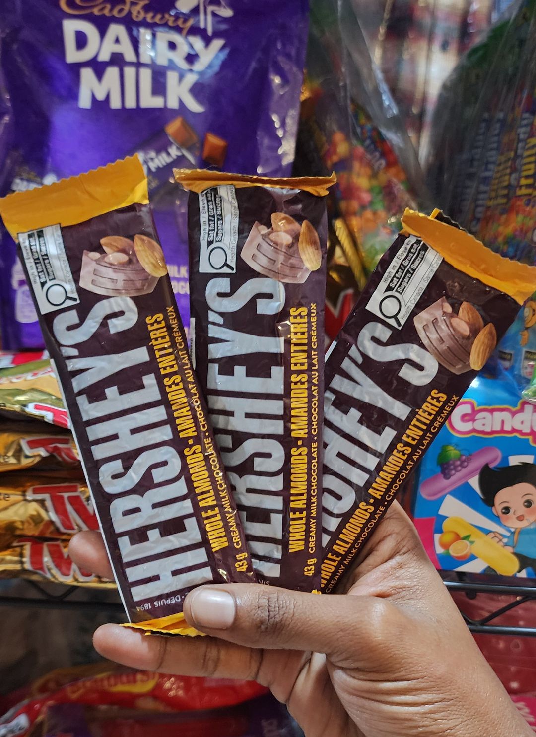 HERSHEY'S whole almonds chocolate 