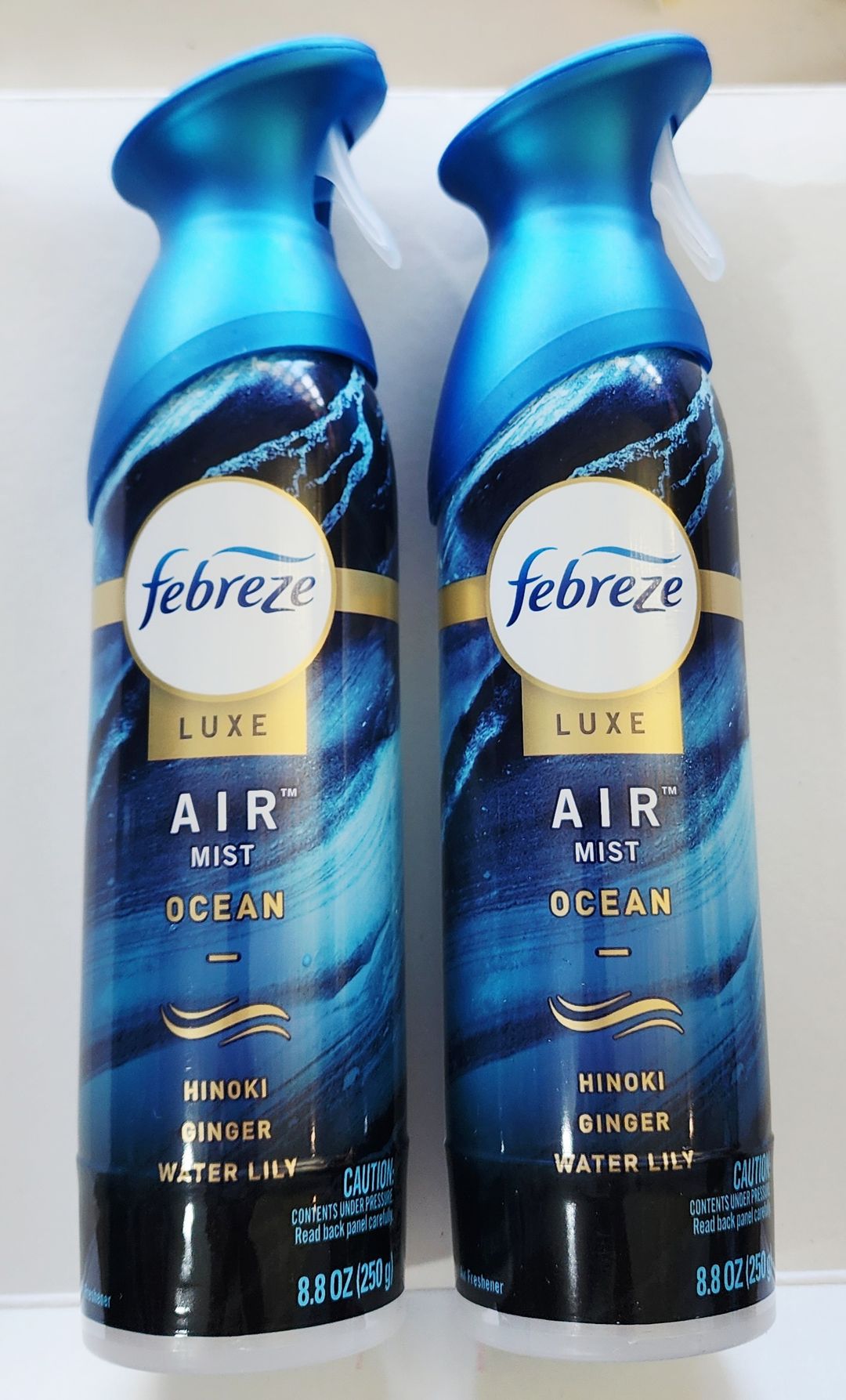 Febreze Luxe ocean sinking hinoki water lily air mist 8.8 oz