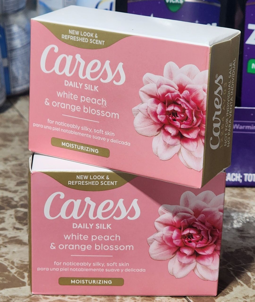 Caress daily silk white peach 🍑 & orange 🍊 blossom 🌸 moisturing bar