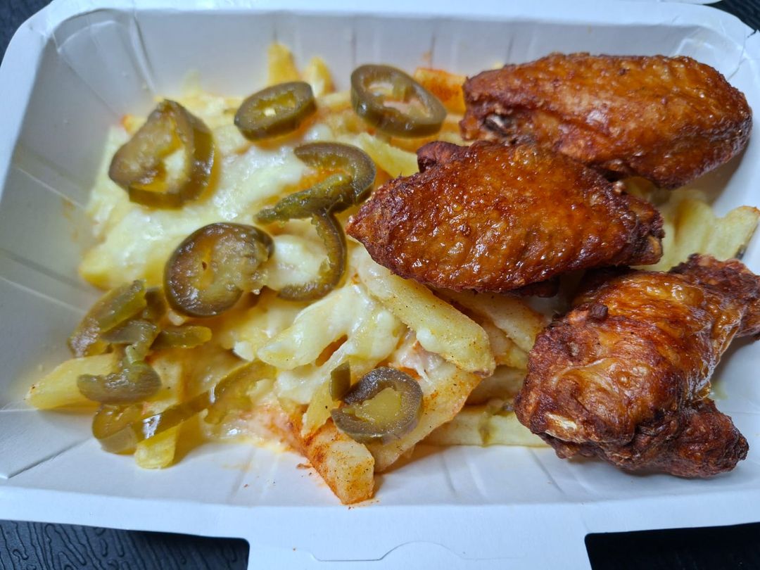 Jalapeno Fries and chicken wings (Large portion)1