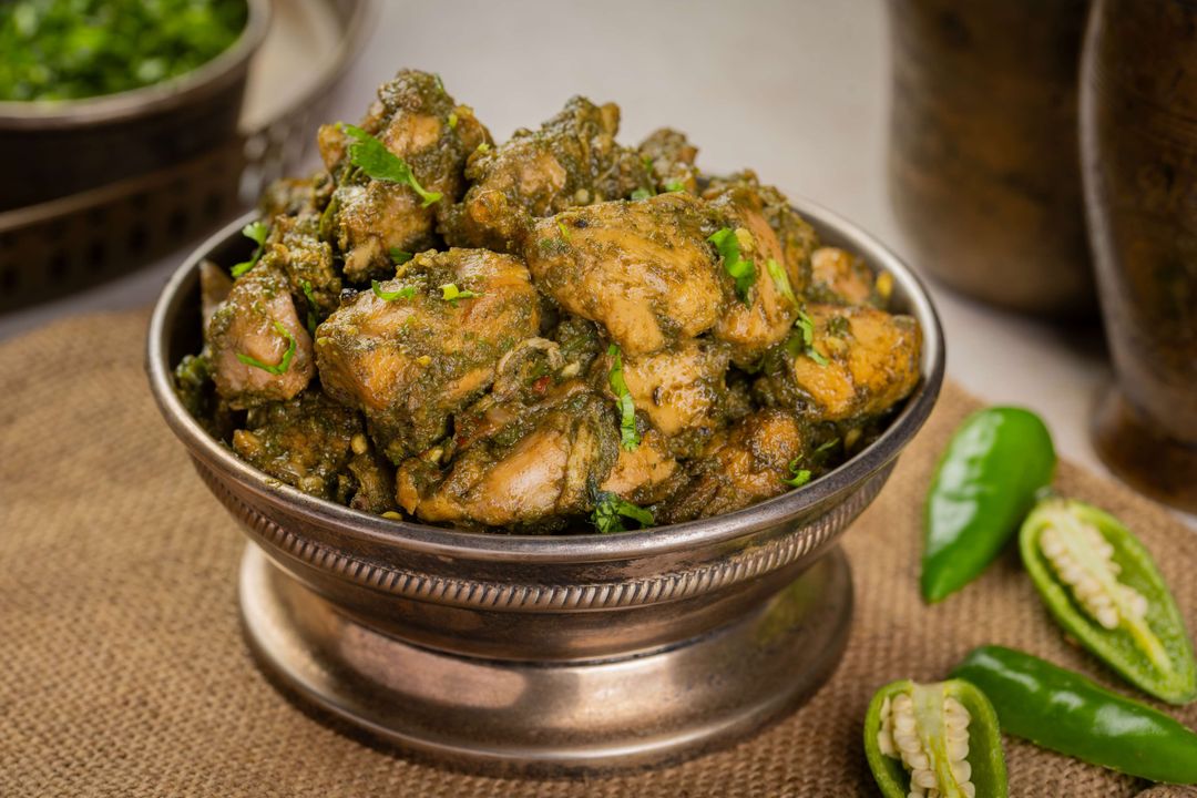 Pachai Milagai Kozhi Varuval