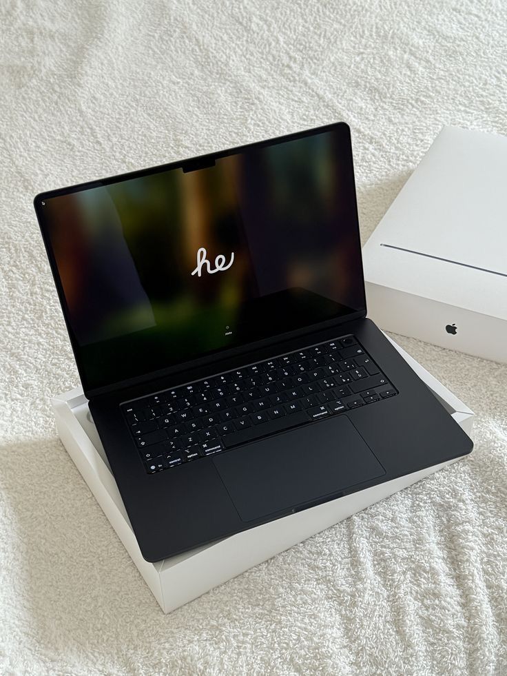 MacBook Air (Midnight Edition) | Next-Gen Performance