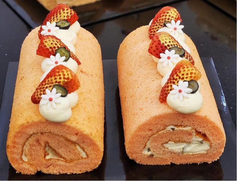 Cranberry Yuzu Swiss Roll (2 rolls)