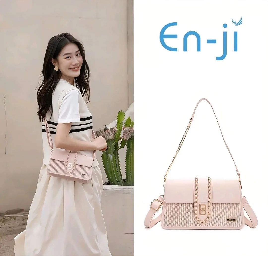 EN-JI Dalsa Shoulder Bag