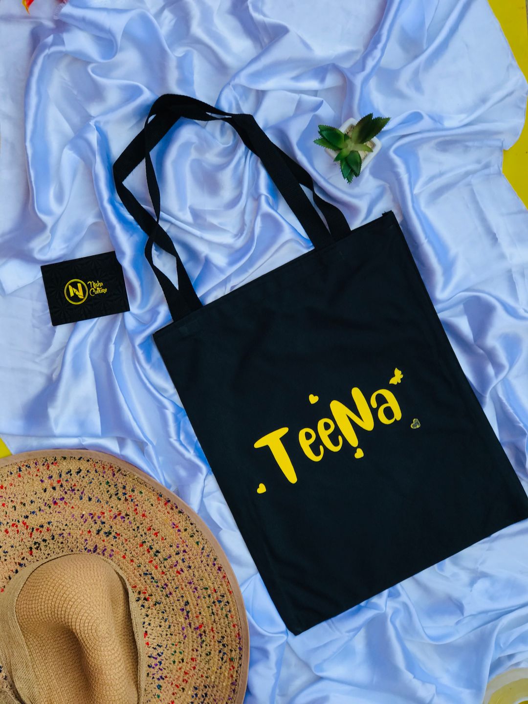 Coloured print tote bag with normal handle