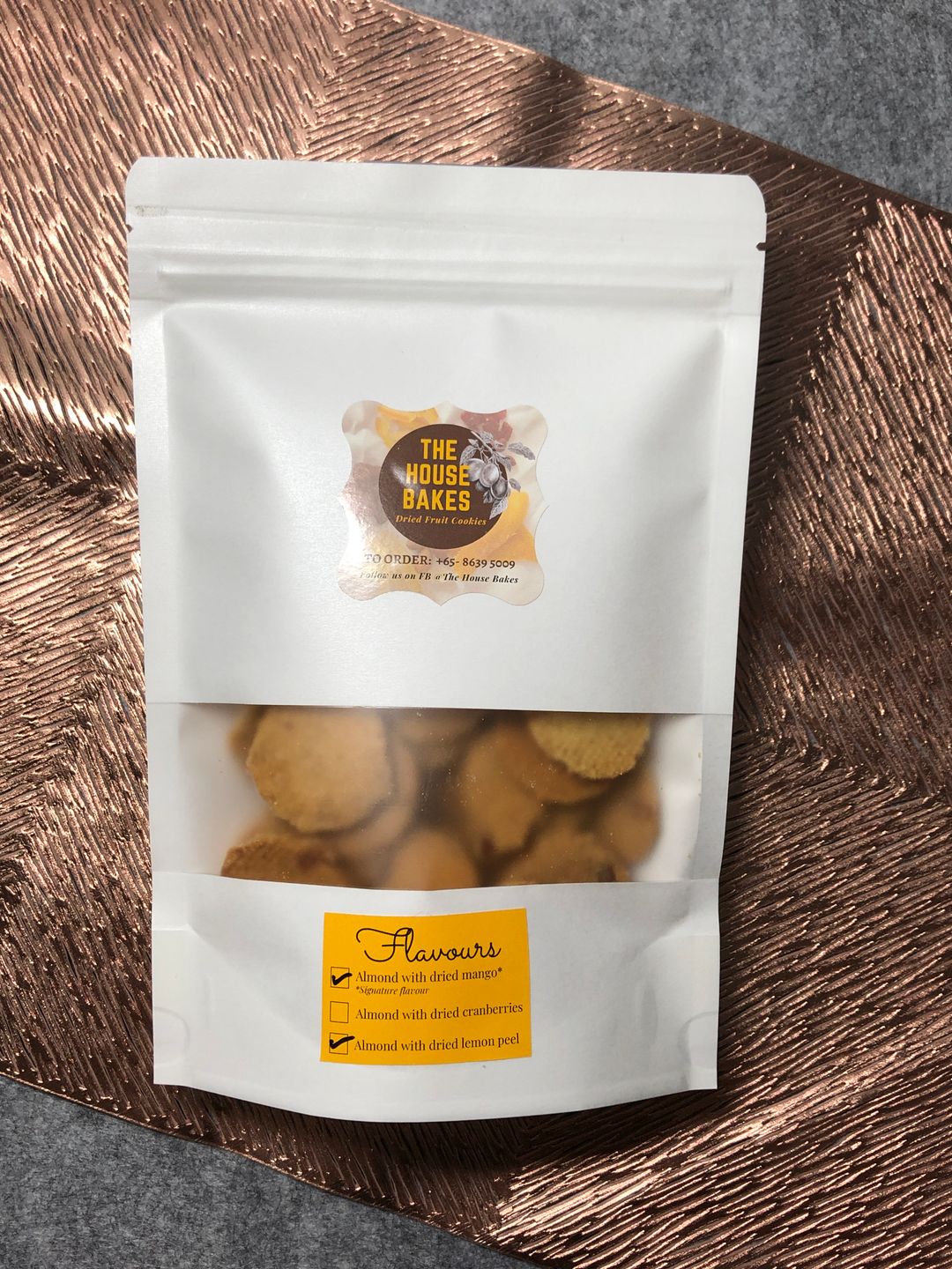 Cookie with almond nuts and dried mango (Signature bake) - Resealable bag of 100gm (1 BAG)