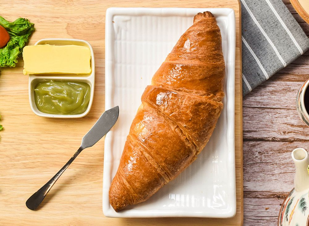 A06 加央雪油牛角包 Croissant + Ham / Egg / Cheese