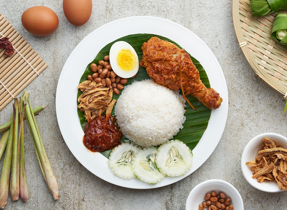 C04 椰浆饭 + 仁当鸡腿 Nasi Lemak with Rendang Chicken