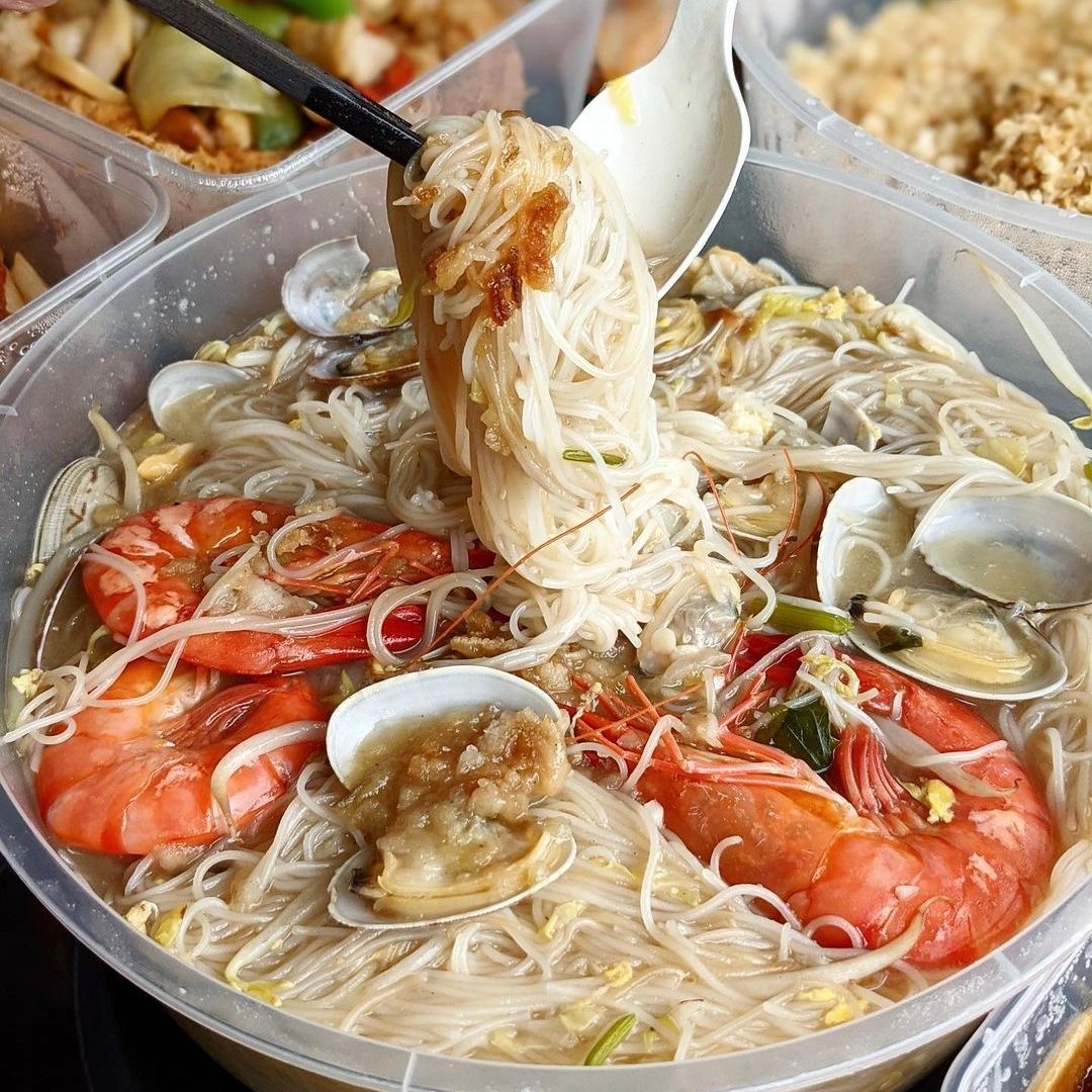 White Beehoon with Clam 海鲜白米粉