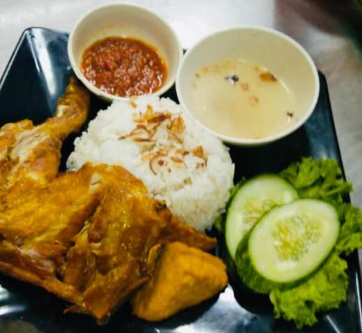 Nasi Ayam Penyet Adami