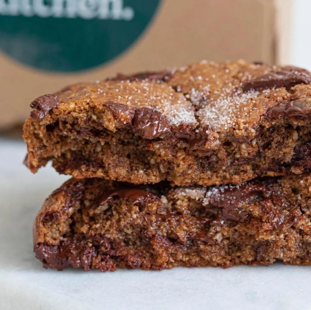 Giant Chocolate Chip Cookie