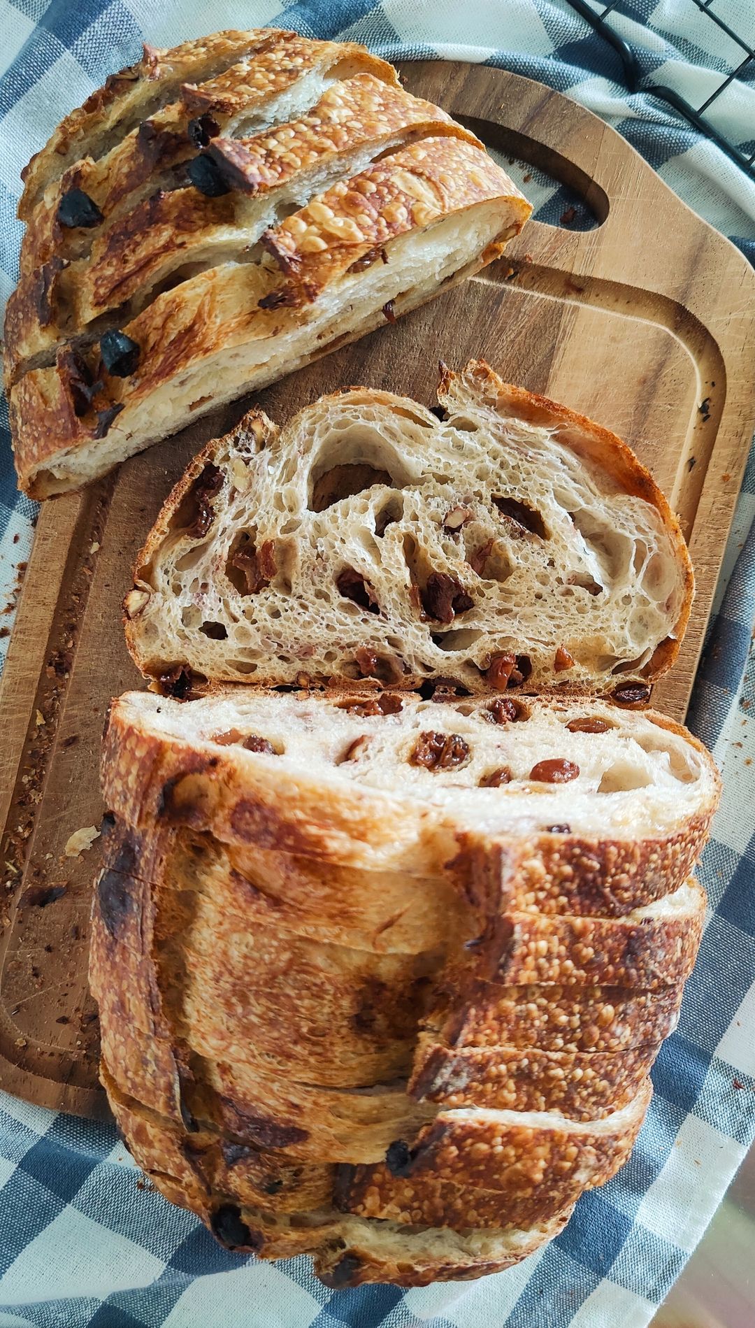 Walnuts & Raisins 