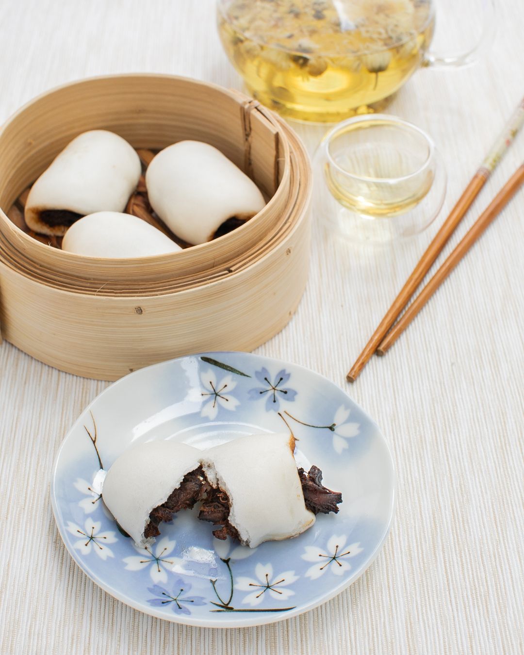 Small Kong Bak Pau （扣肉包）