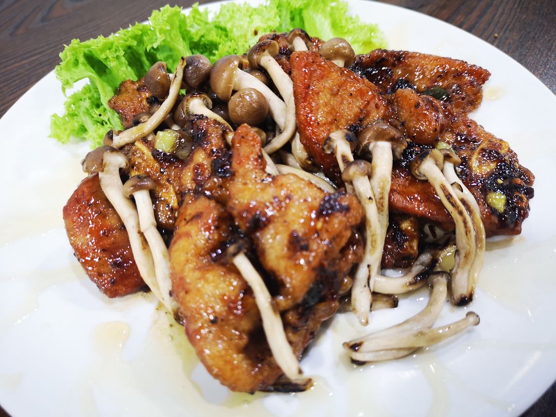 Black Truffle Pork Chop 黑松露排骨王