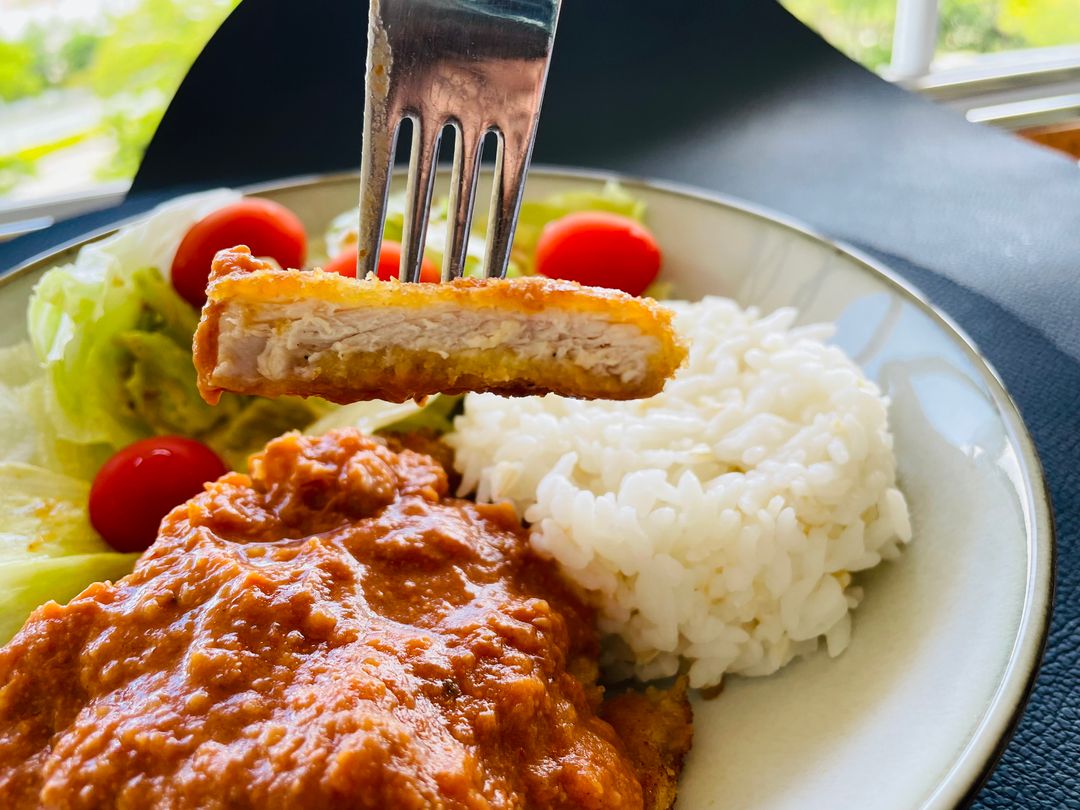 돈까스 (Uncooked) Pork cutlet 