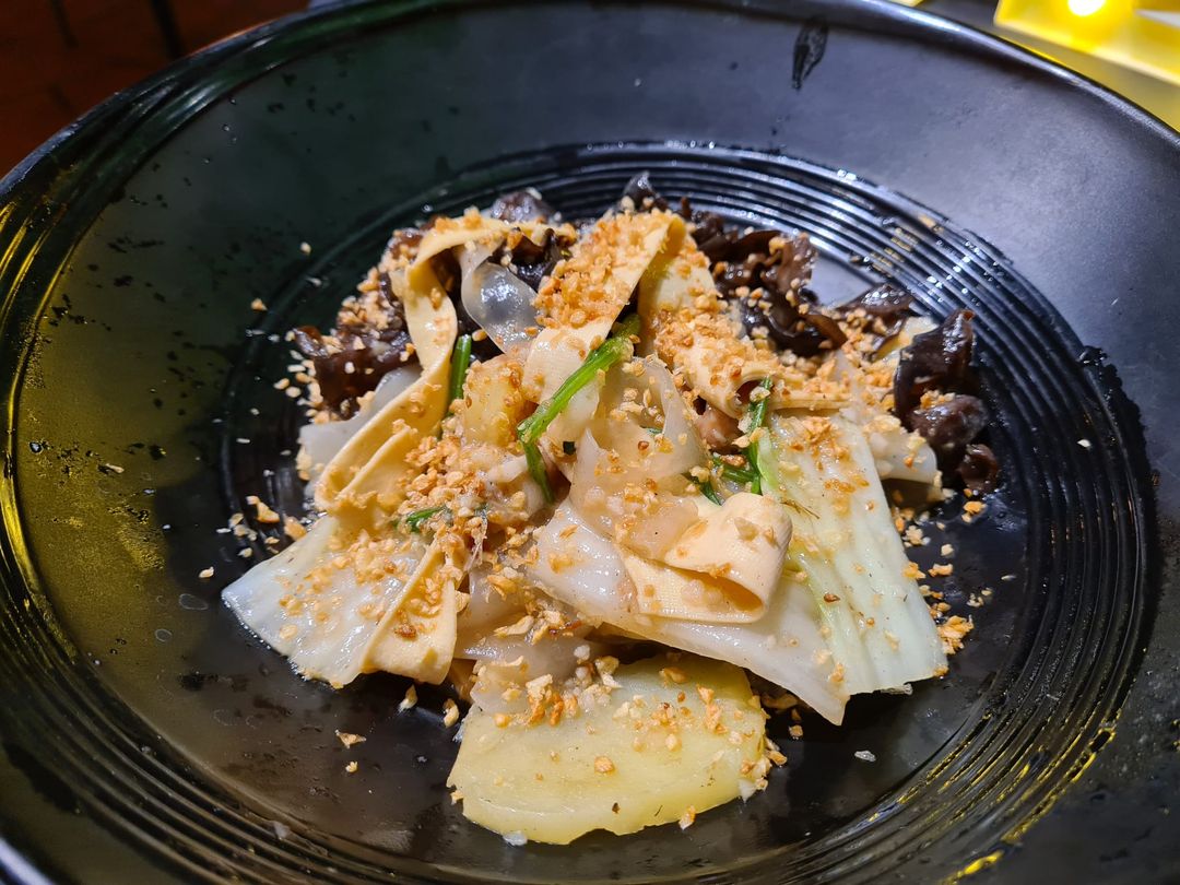 1. Salted Egg Xiang Guo Base 咸蛋香锅底