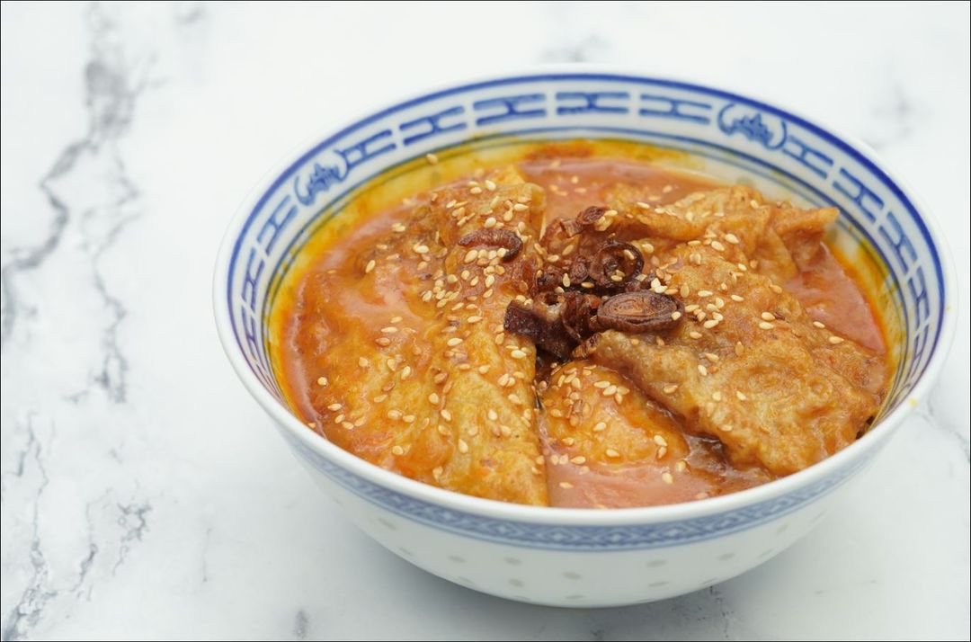 咖喱奶油酿豆腐＋猪肠粉 (Curry Cream Sauce) Yong Tau Foo w/ Chee Cheong Fan 