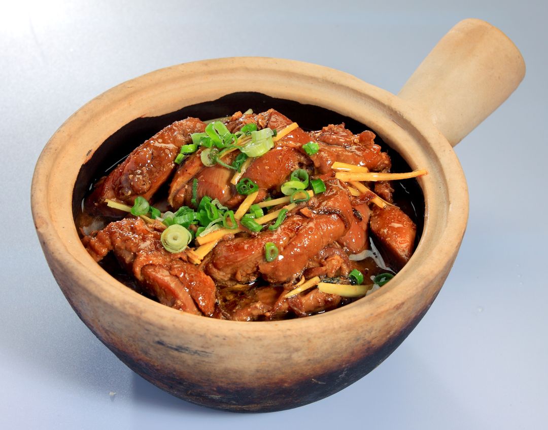 04 Claypot Sesame Oil Chicken 砂锅麻油鸡