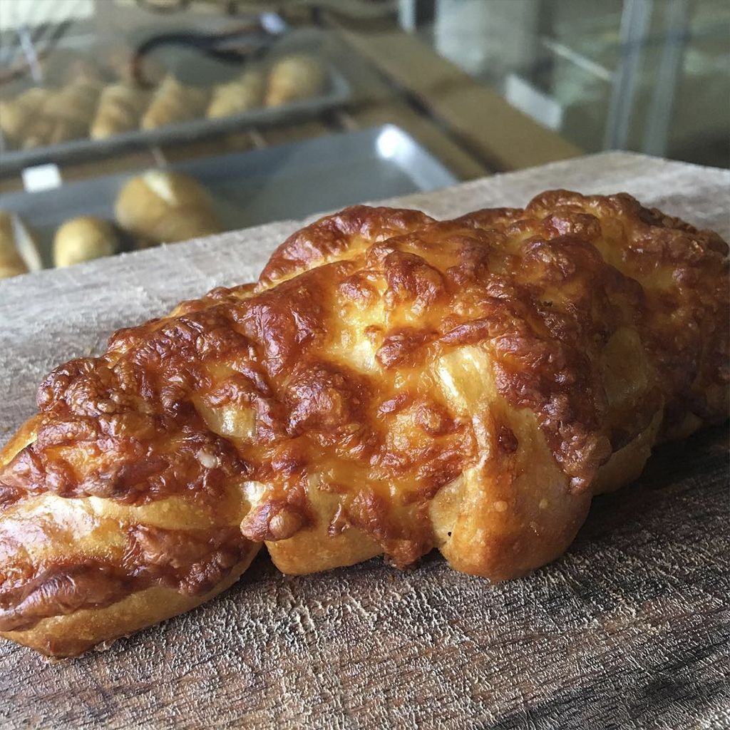 Croissant de jamón & queso