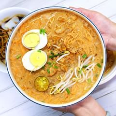 (SIGNATURE) Mee Siam 