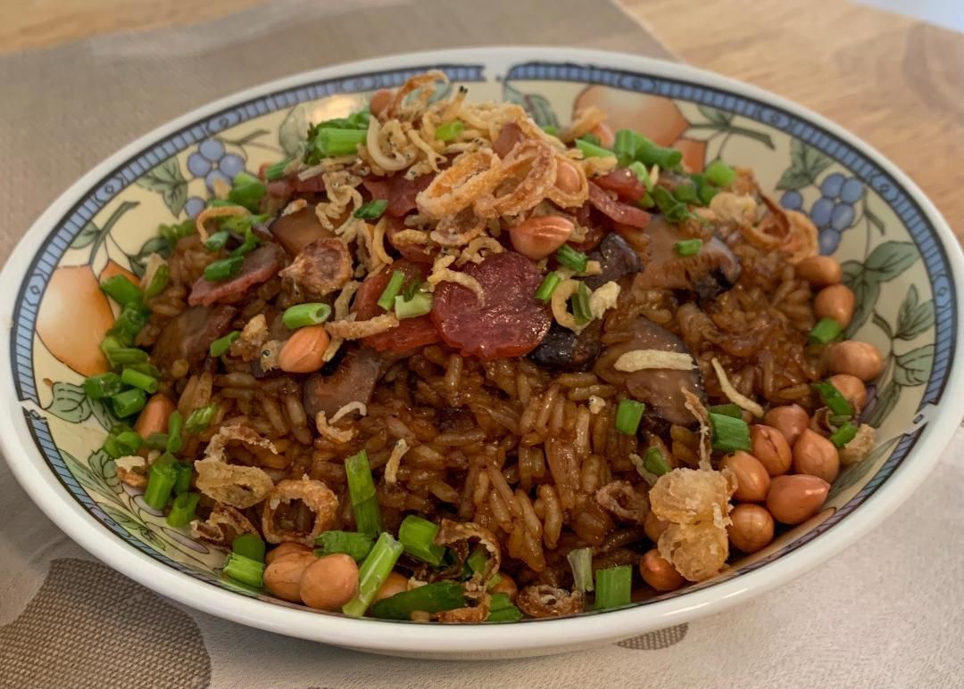 Glutinous Rice (separate fried onion, peanuts and spring onion condiments included)