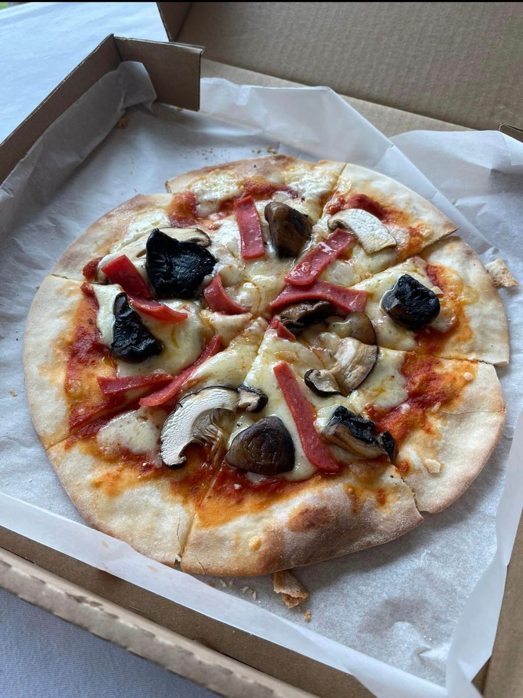 Funghi & Ham Pizza
