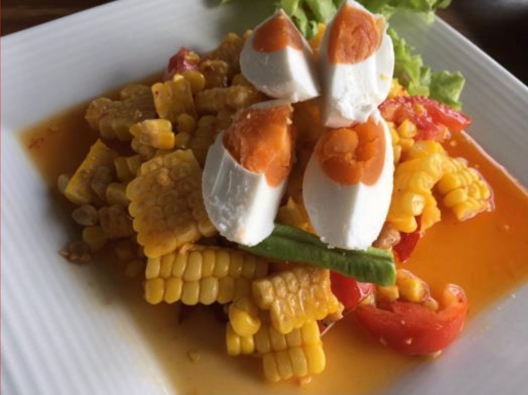 Corn salad with salted egg 