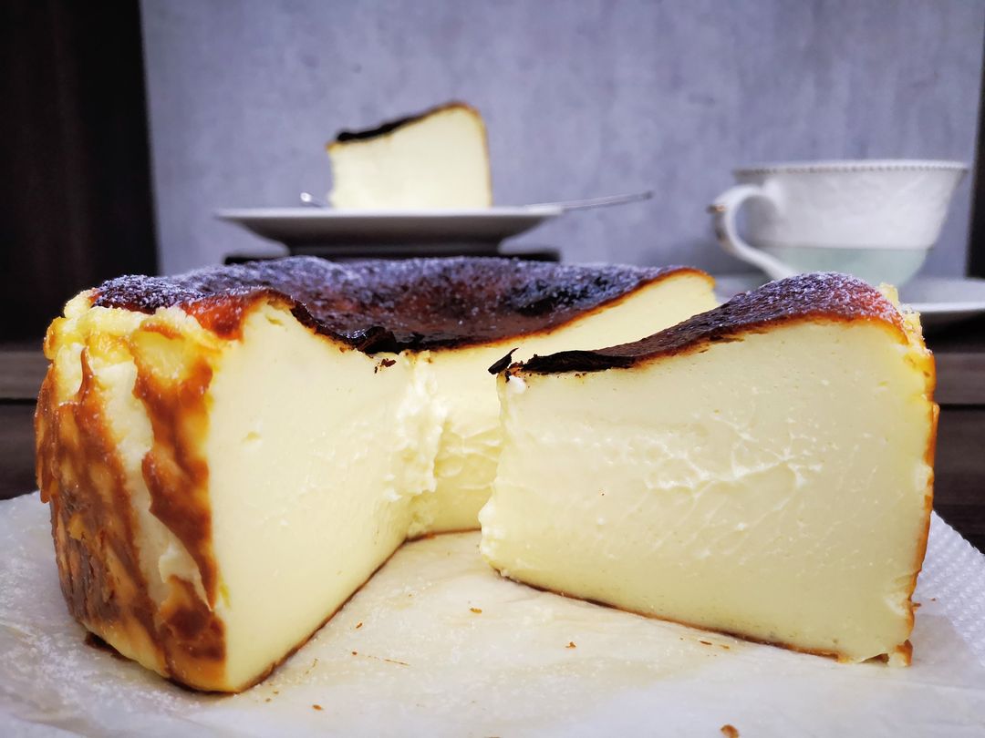 Vanilla Bean Basque Burnt Cheesecake 1kg/6inch