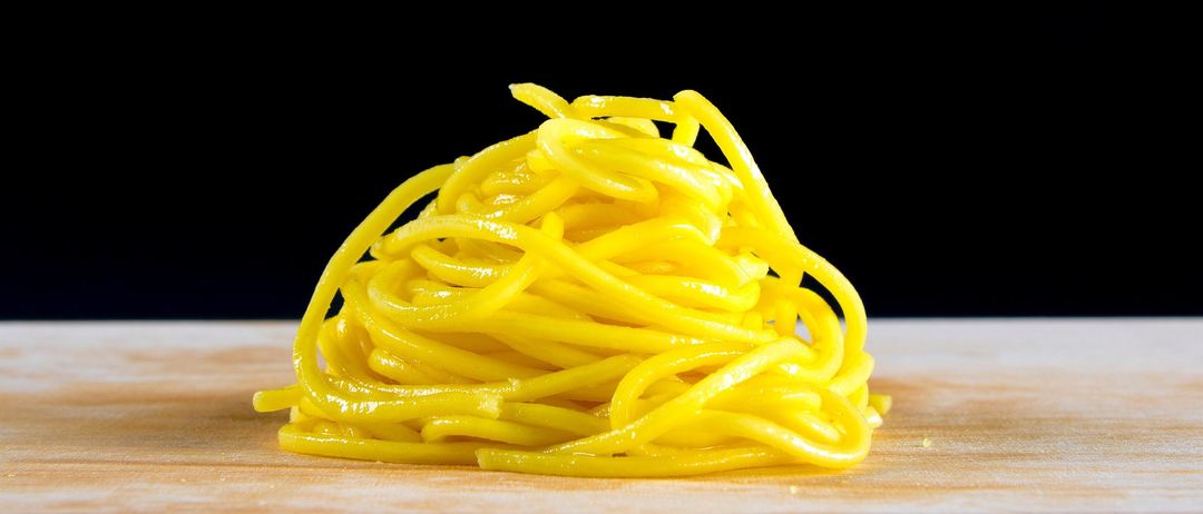 *Yellow Noodles* 黄面