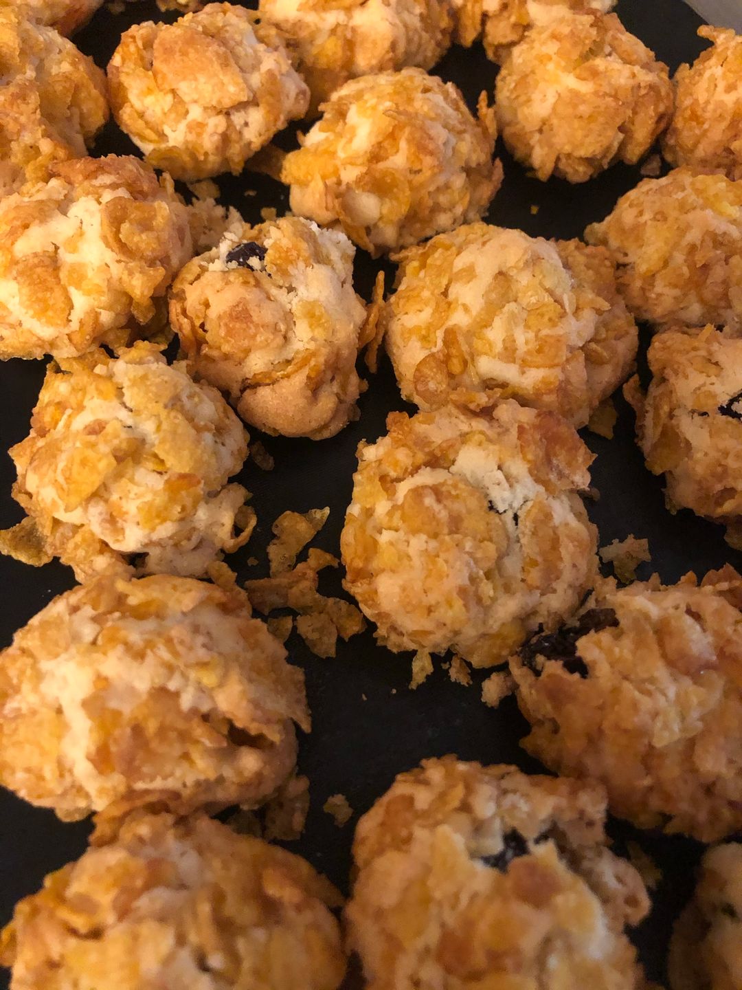 Golden Cornflakes with Raisins