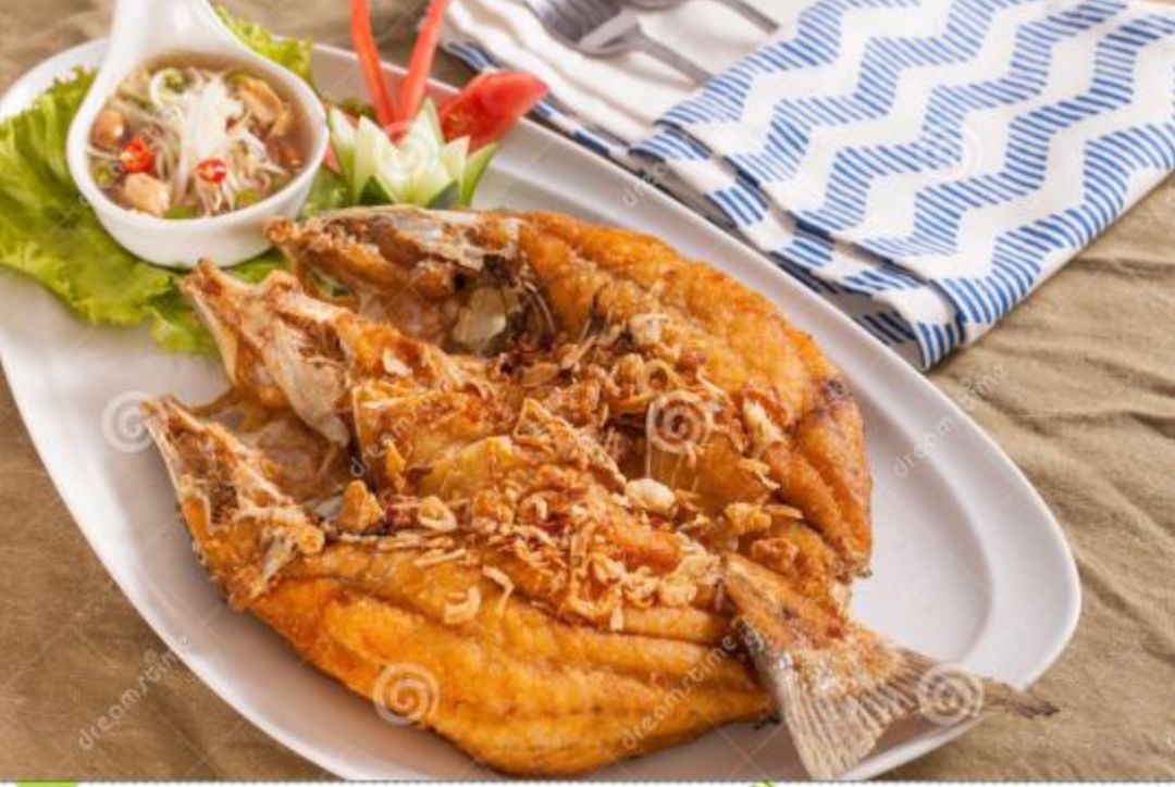 Deep fry sea bass with fish sauce