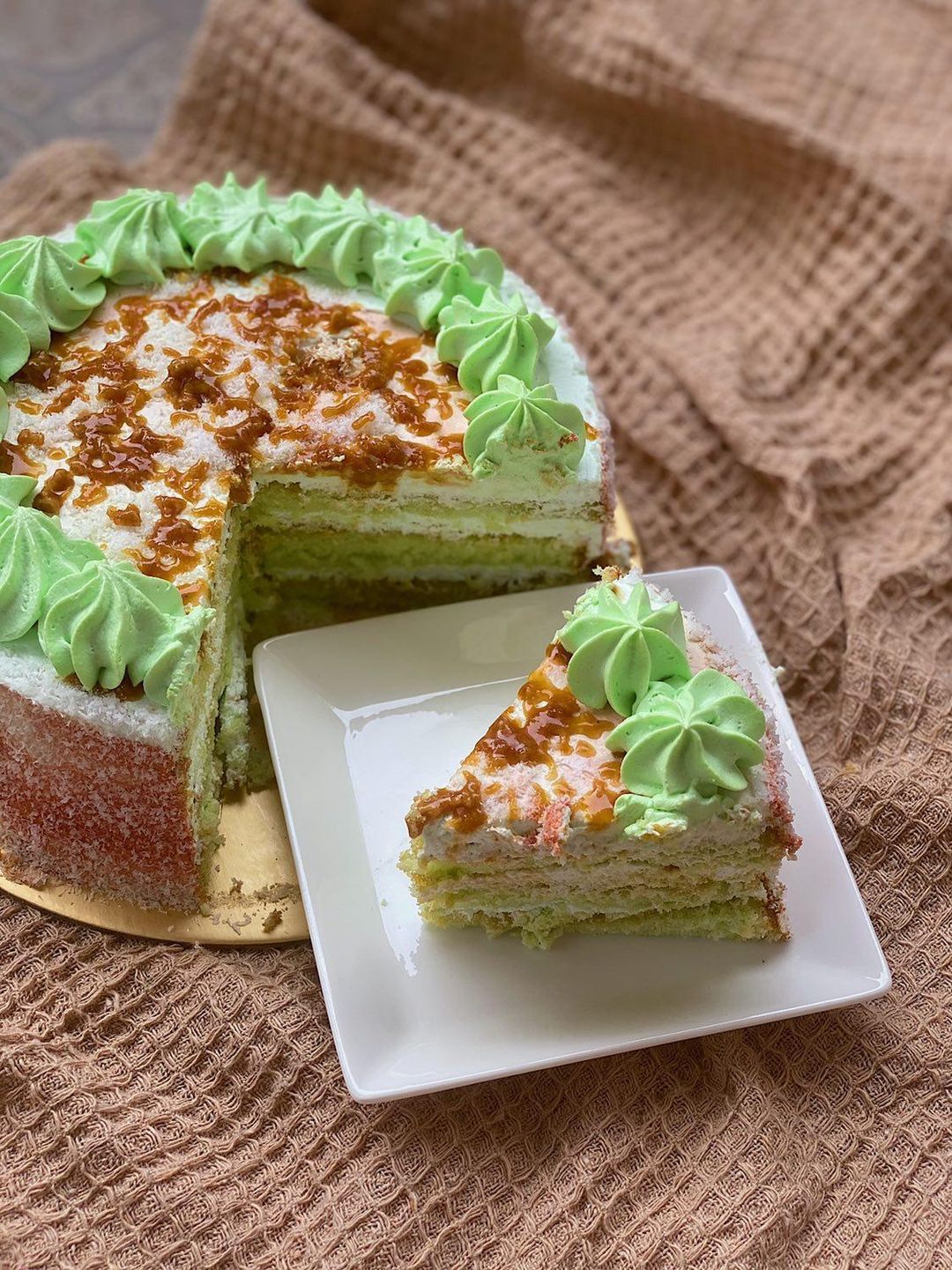 7" Ondeh ondeh cake