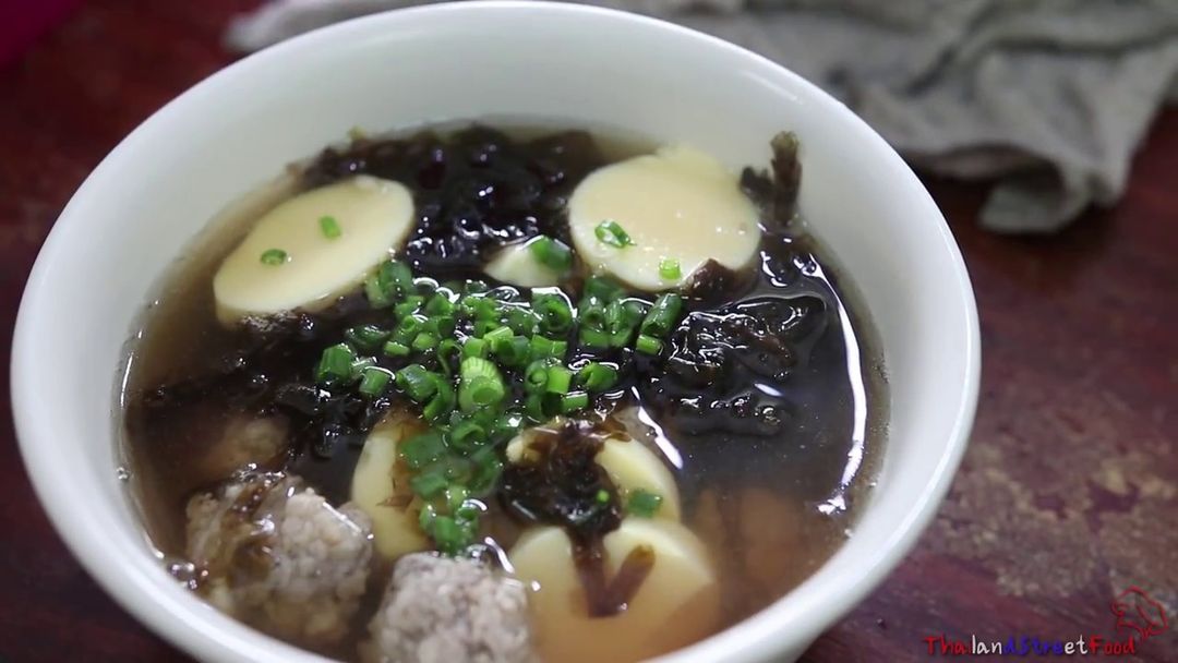 Thai minced pork seaweed tofu soup