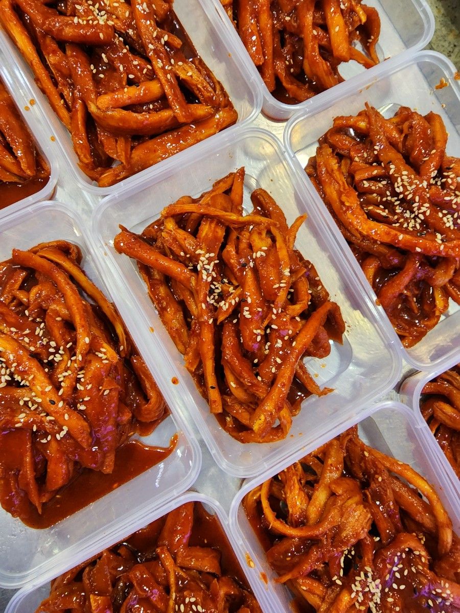 더덕무침(seasoned spicy deodeok)