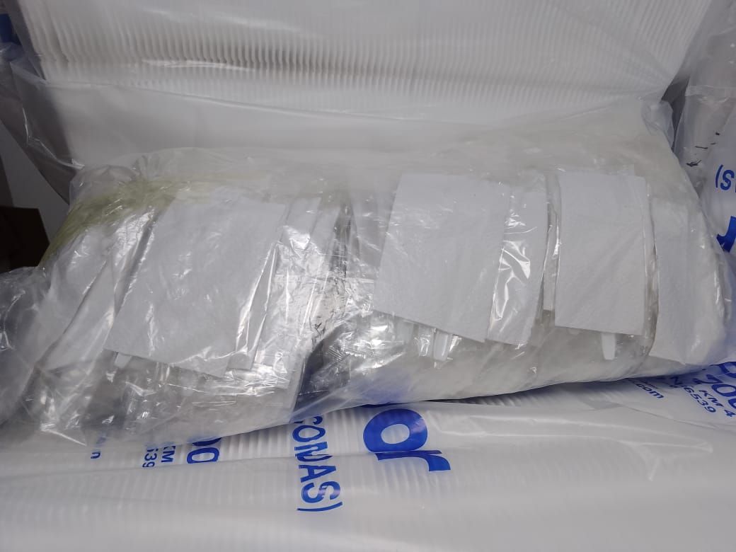 Paquete de tenedor con servilletas