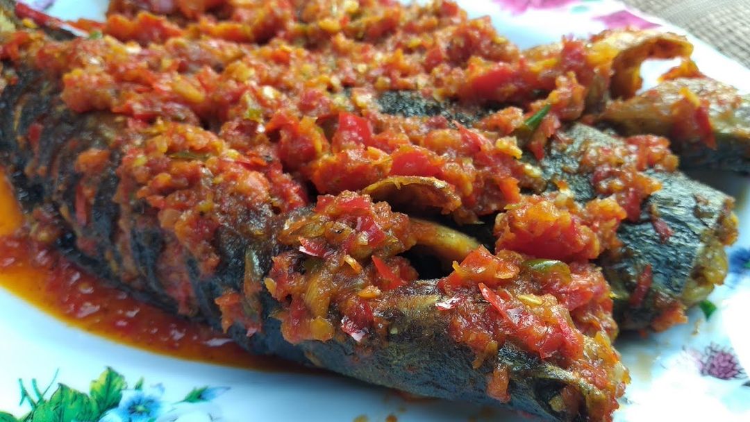 Nasi Ikan Keli Berlada