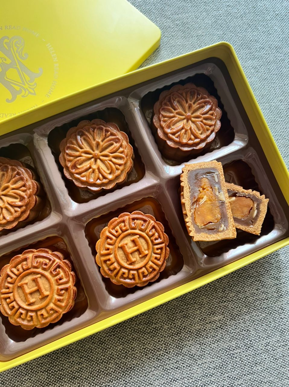 Signature Baked Mooncakes (Mixed)